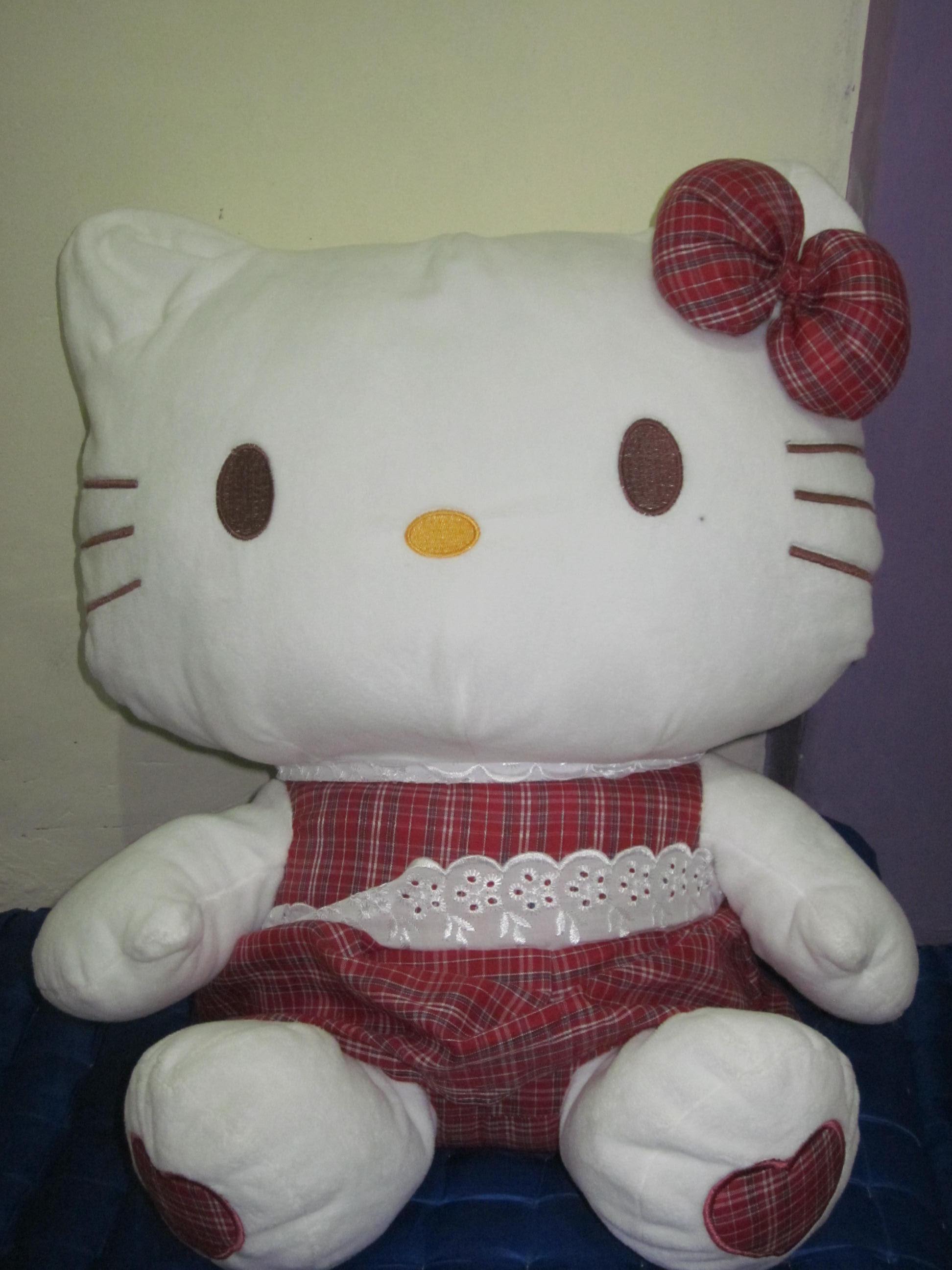 Boneka Hello Kitty Berkepala Besar Kura Kura Hitam